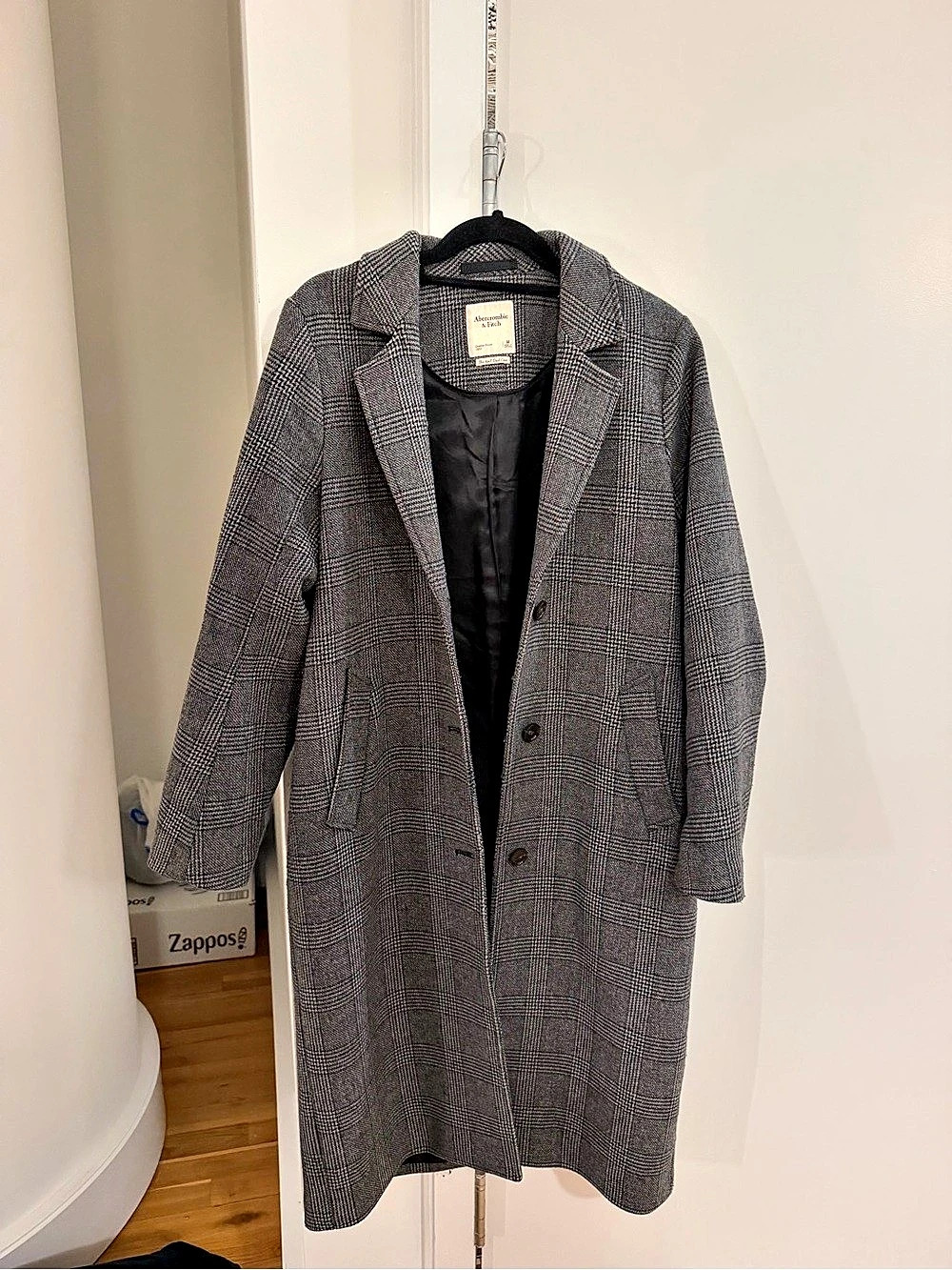 Abercrombie & Fitch The A&F Dad Coat Plaid Coat in Gray & Black Size Medium